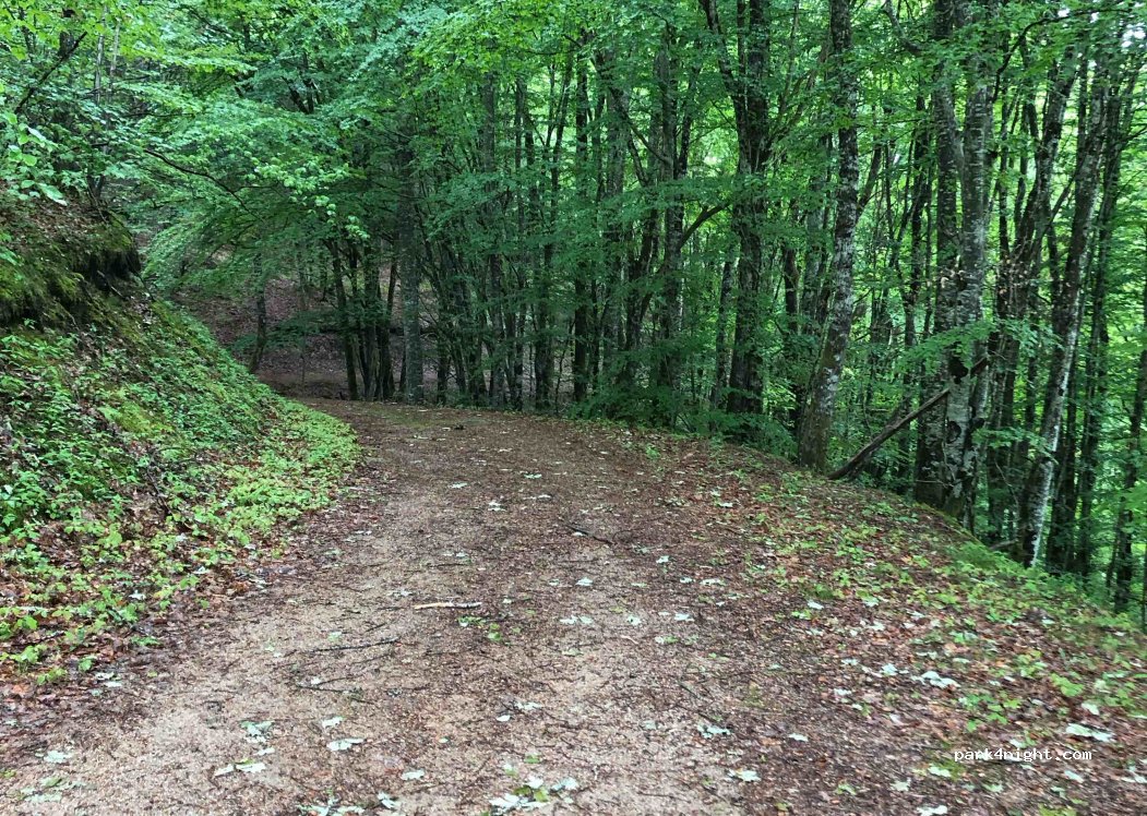 (12420) Sainte-Geneviève-sur-Argence - Paracol — foto 2