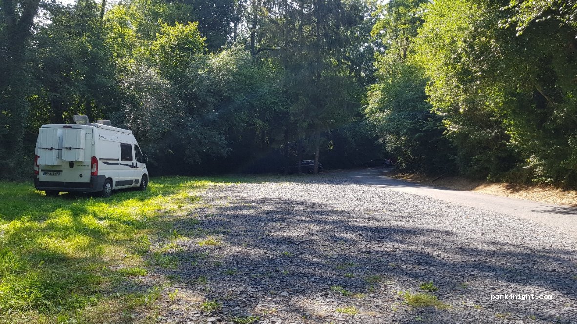 (59570) Gussignies - 6 Fond des Rocs — foto
