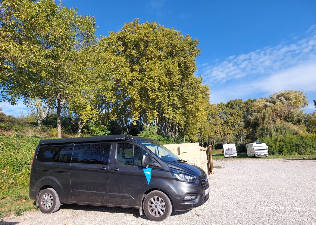 (84160) Cucuron - Route de Villelaure — foto 5