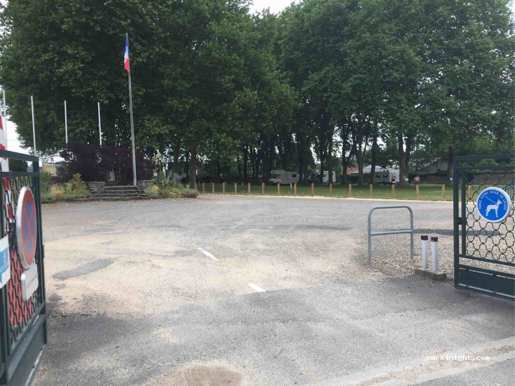 Camping de Mehun-sur-Yèvre — foto 2
