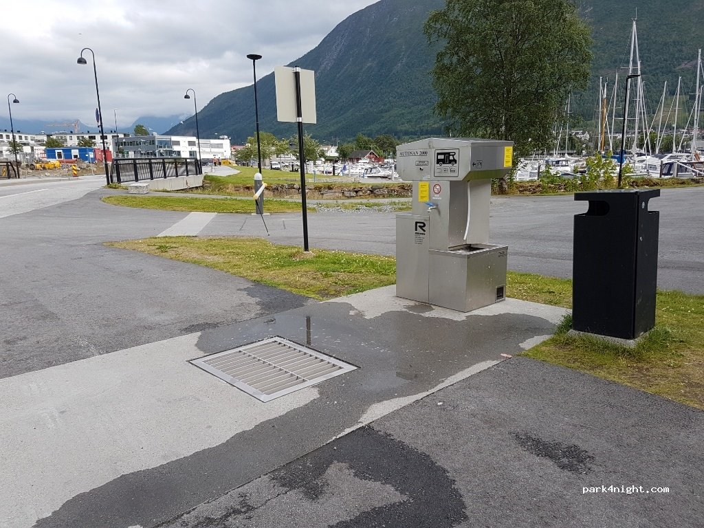 (6150) Ørsta - 10 Vikeøyrane — foto