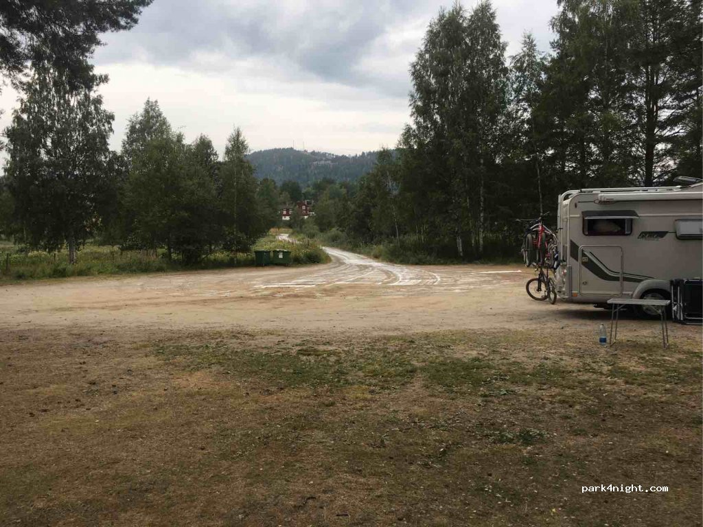 (820 40)  - 10 Kyrkbyvägen — foto 2
