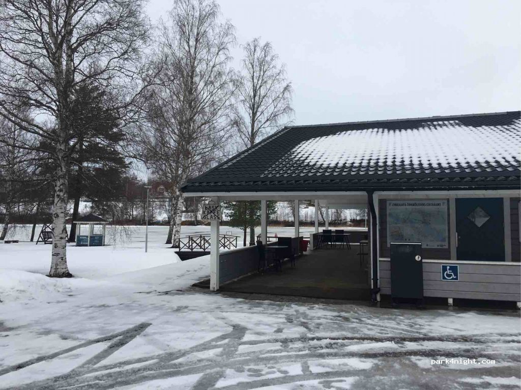 (894 35) Örnsköldsvik - 100 Brogatan — foto 2