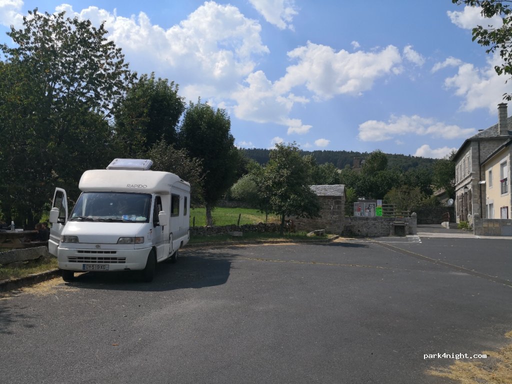 (15110) Deux-Verges - 6 Le Bourg — foto 3