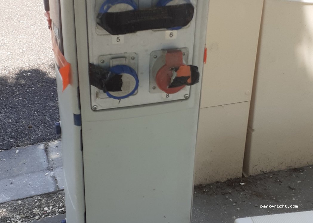(33920) Saint-Christoly-de-Blaye - Le Bourg — foto 2