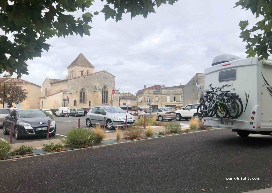 (33920) Saint-Christoly-de-Blaye - Le Bourg — foto 3