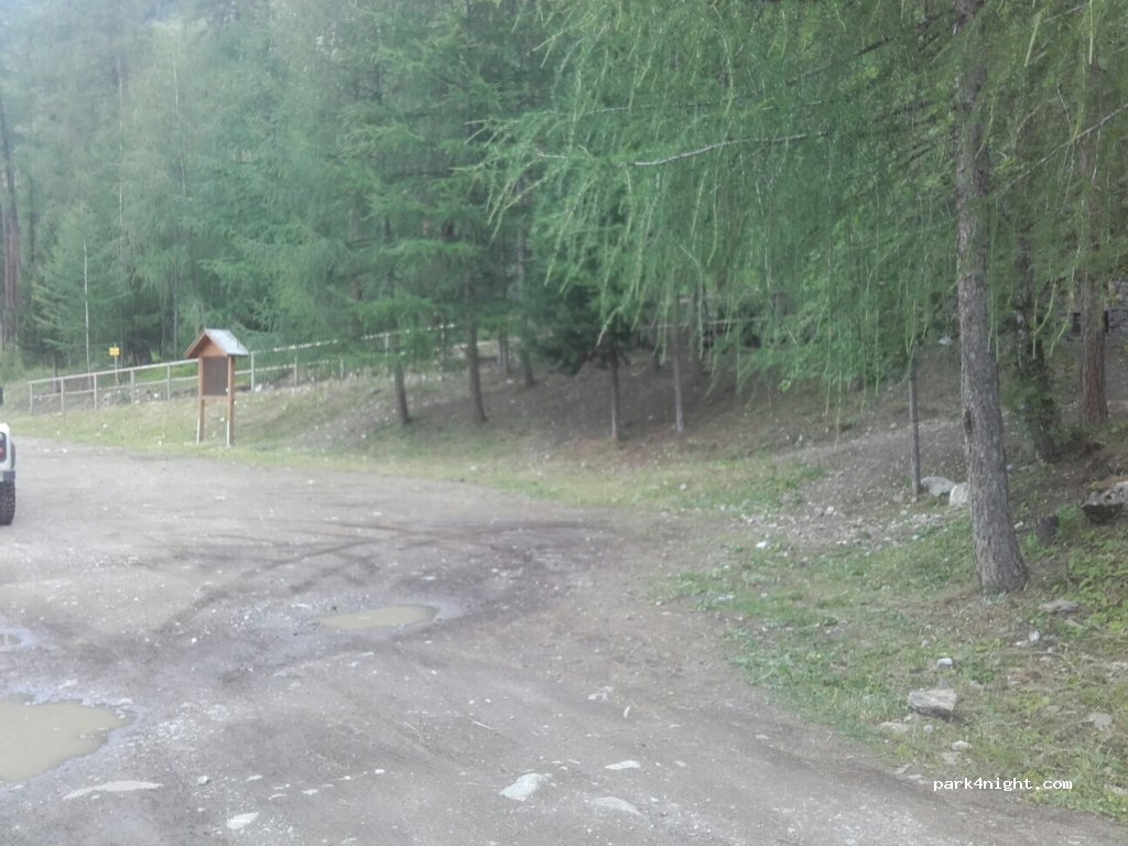 (05200) Saint-Sauveur - Unnamed Road — foto
