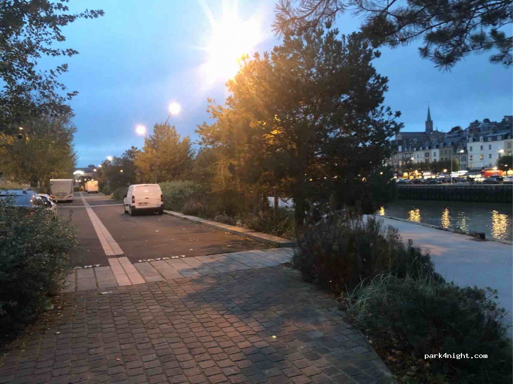 (14800) Deauville - 26 Quai de la Touques — foto 3