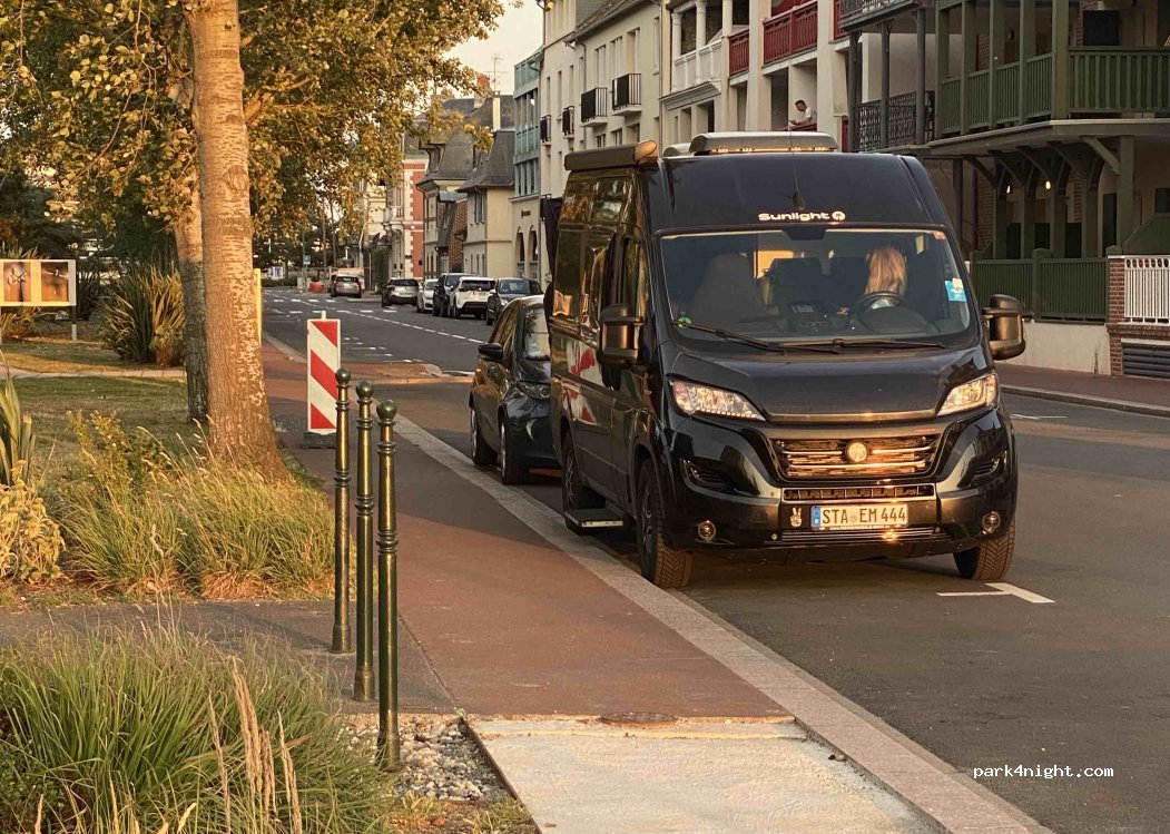 (14800) Deauville - 26 Quai de la Touques — foto 4