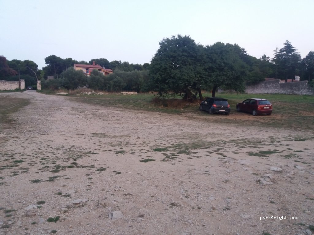 (52100) Pula - 2 Valkane — foto 2