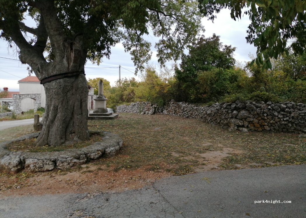 (52222) Skitača - Unnamed Road — foto 2