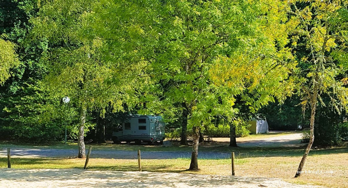 Camping Les Rives du Lac Cantalès — foto