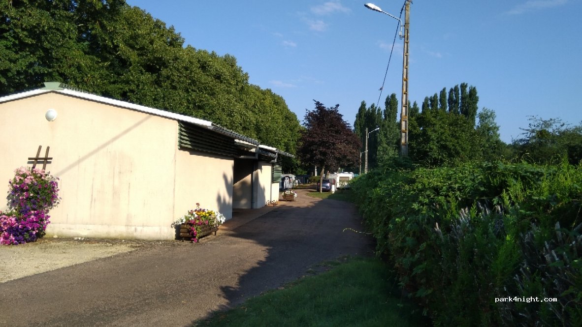 Camping Municipal de Dun Sur Auron — foto 2