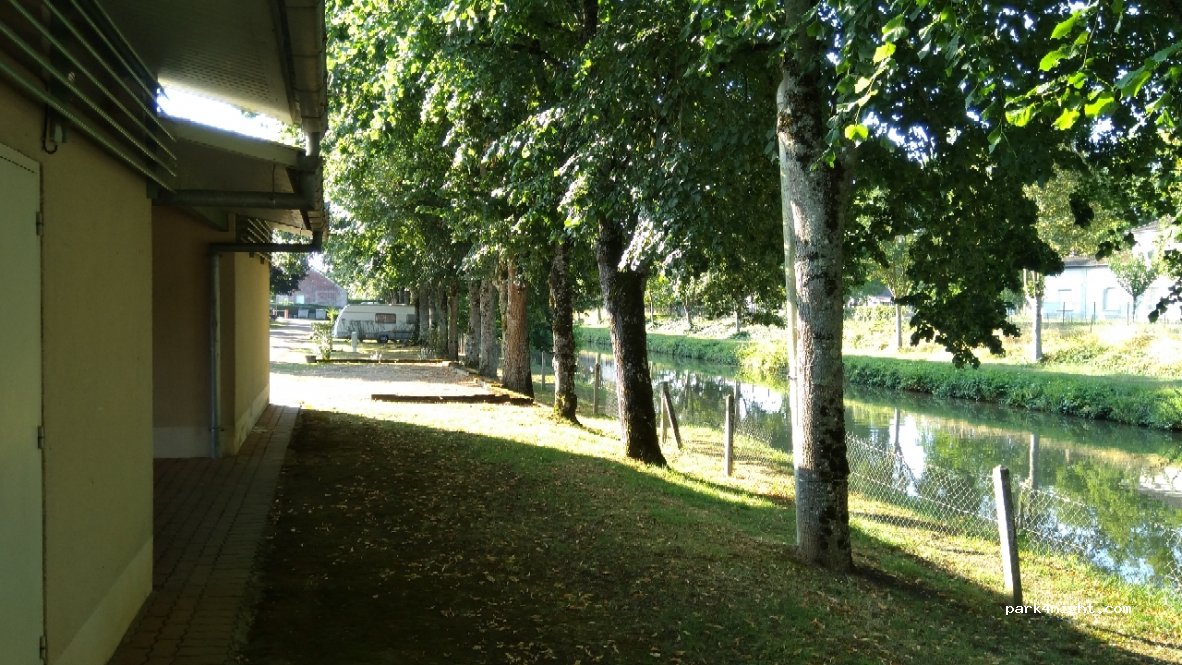 Camping Municipal de Dun Sur Auron — foto 3
