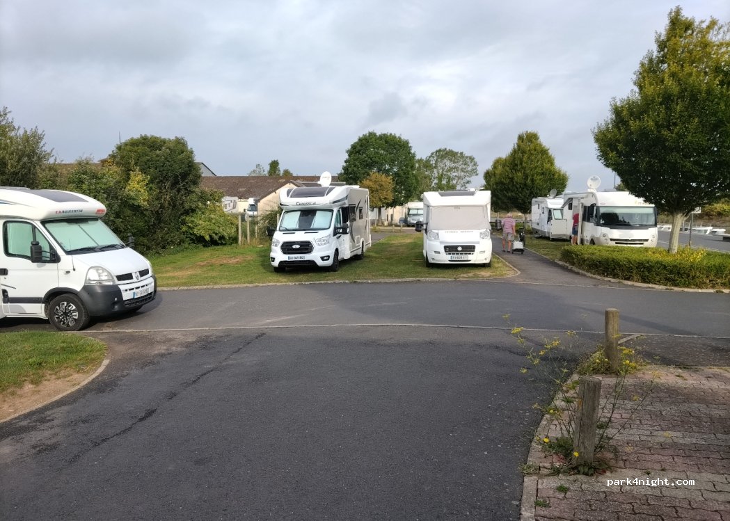 Aire de CAMPING-CARS Isigny-sur-Mer — foto 2