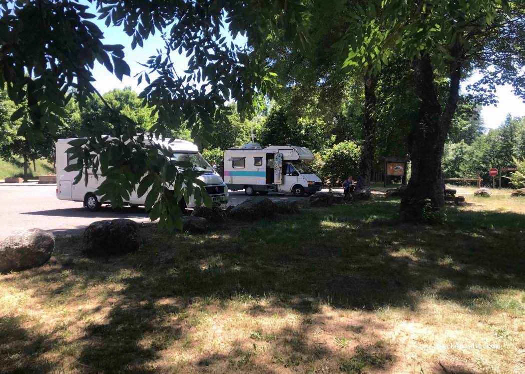 (48250) La Bastide-Puylaurent - Place de l'église — foto