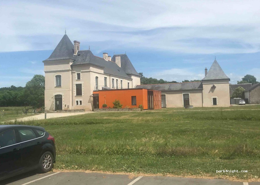 (44390) Saffré - 10-22 Avenue du Château — foto 2