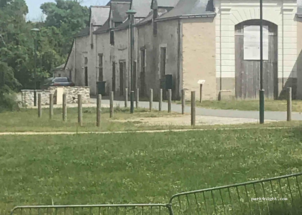 (44390) Saffré - 10-22 Avenue du Château — foto 3