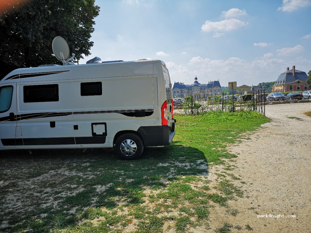 Parking Château de Vaux le Vicomte — foto 2