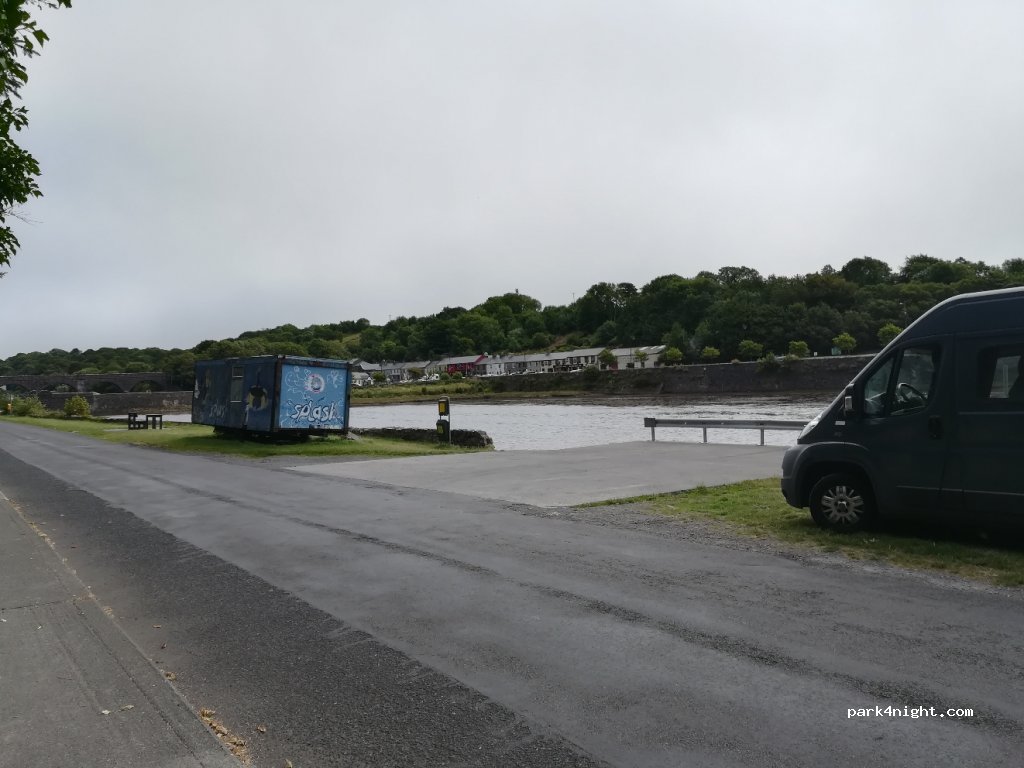 () Newport - 2 Quay Road — foto
