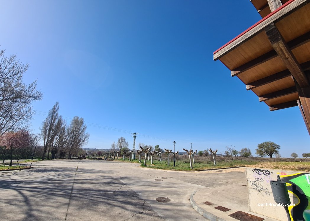 (09370) Gumiel de Izán - 924 Carretera de Madrid — foto 3