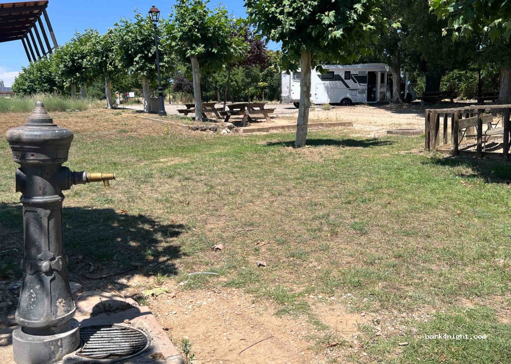 (09370) Gumiel de Izán - 924 Carretera de Madrid — foto 4