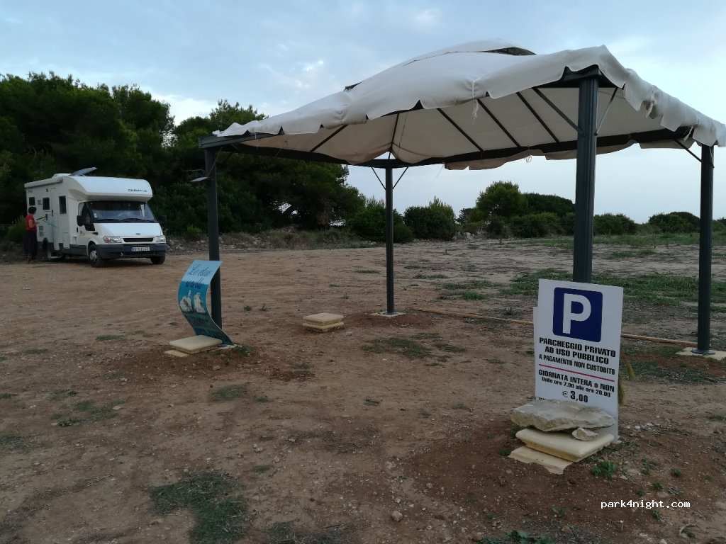 (73026) Torre dell'Orso - Unnamed Road — foto