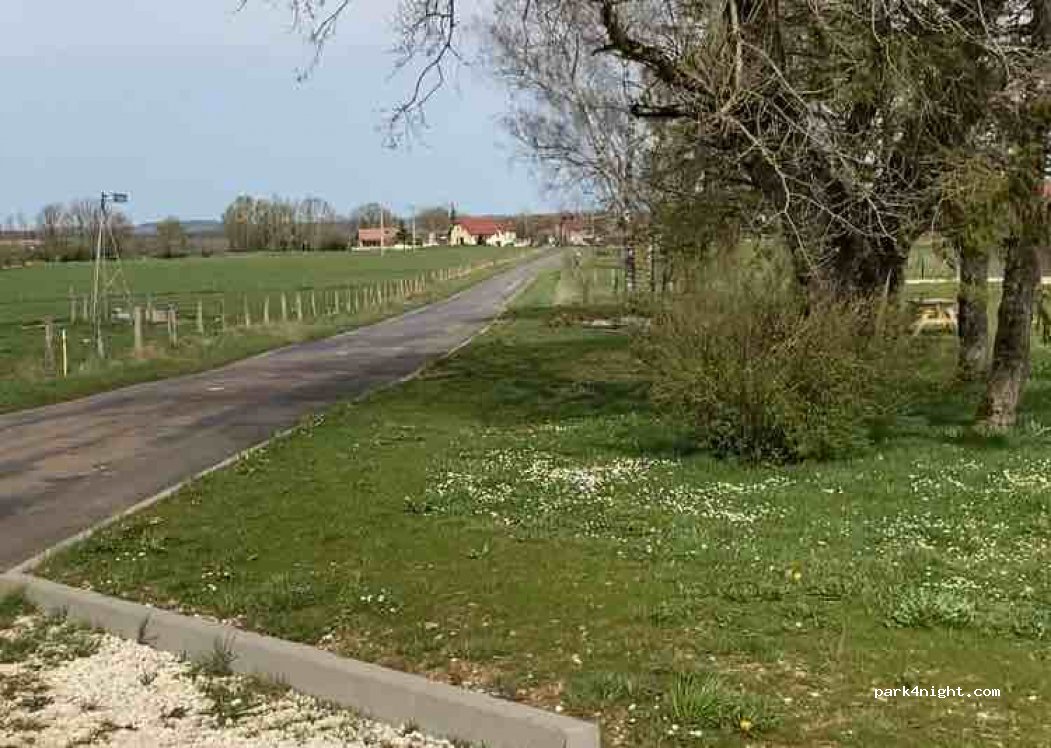 (52400) Le Châtelet-sur-Meuse - D130B — foto 3