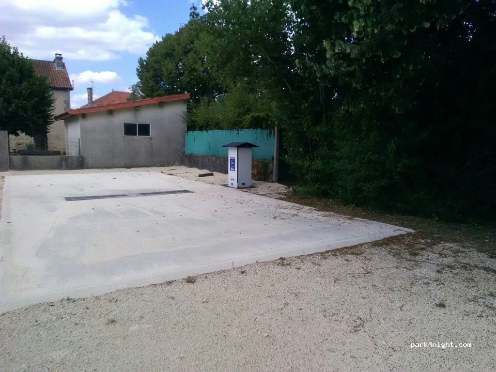 (16140) Saint-Fraigne - 1 D737 — foto 2