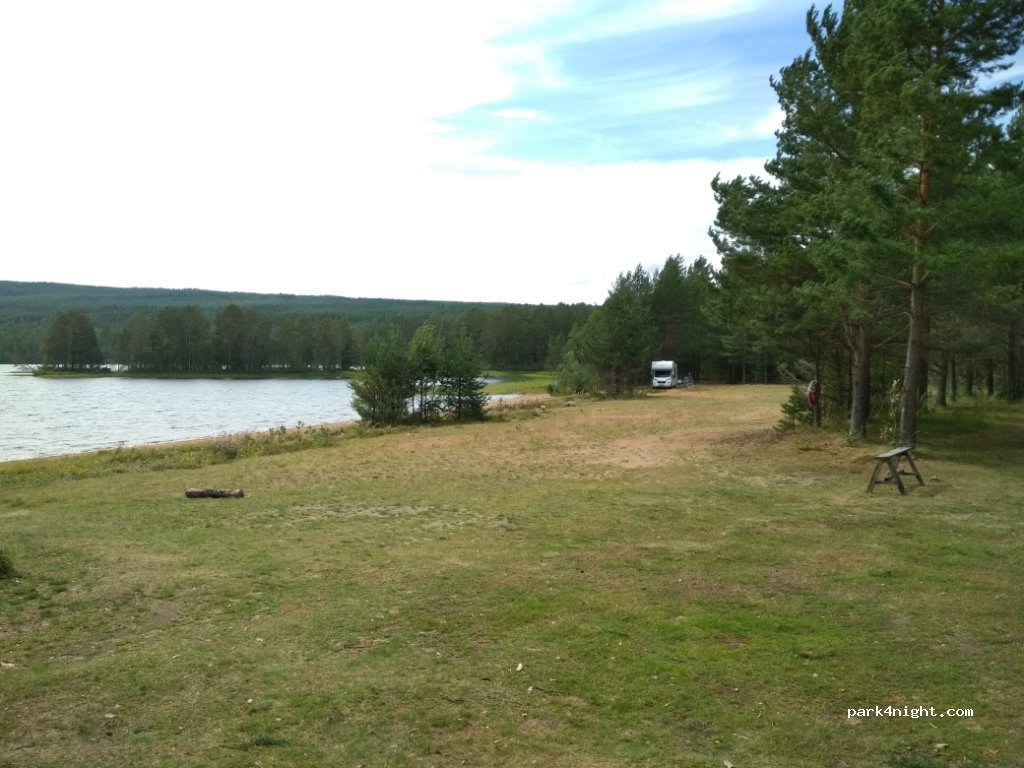 (792 92) Finnbodarna - Moravägen — foto