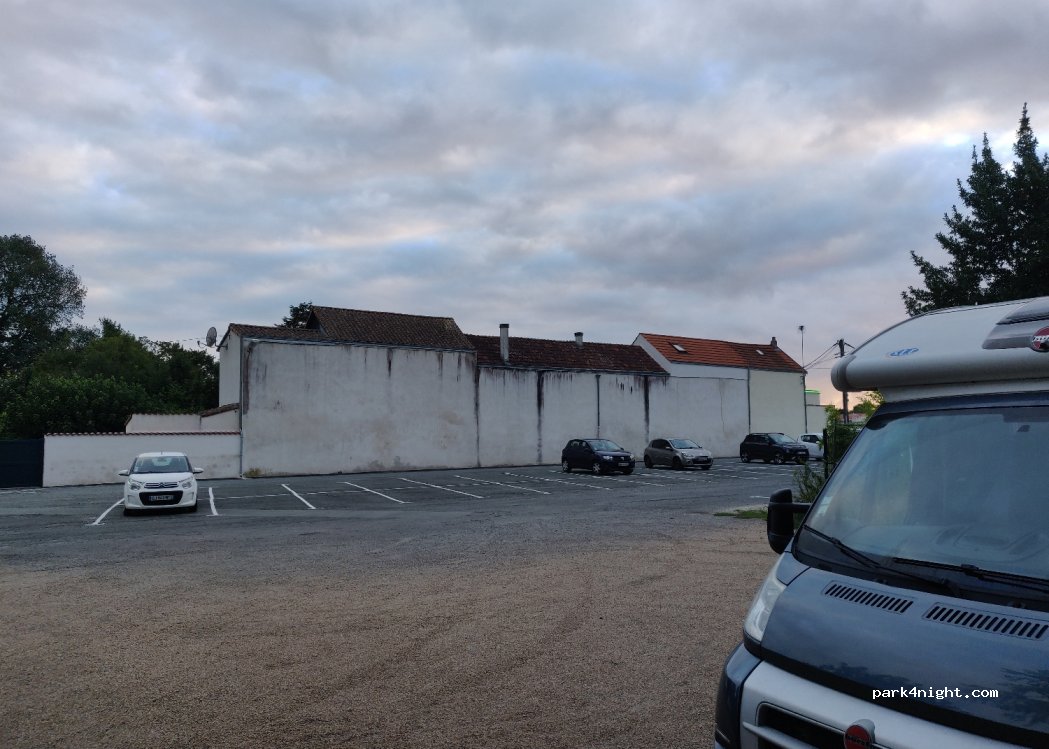 (17700) Surgères - 14E Avenue Saint-Pierre — foto 4