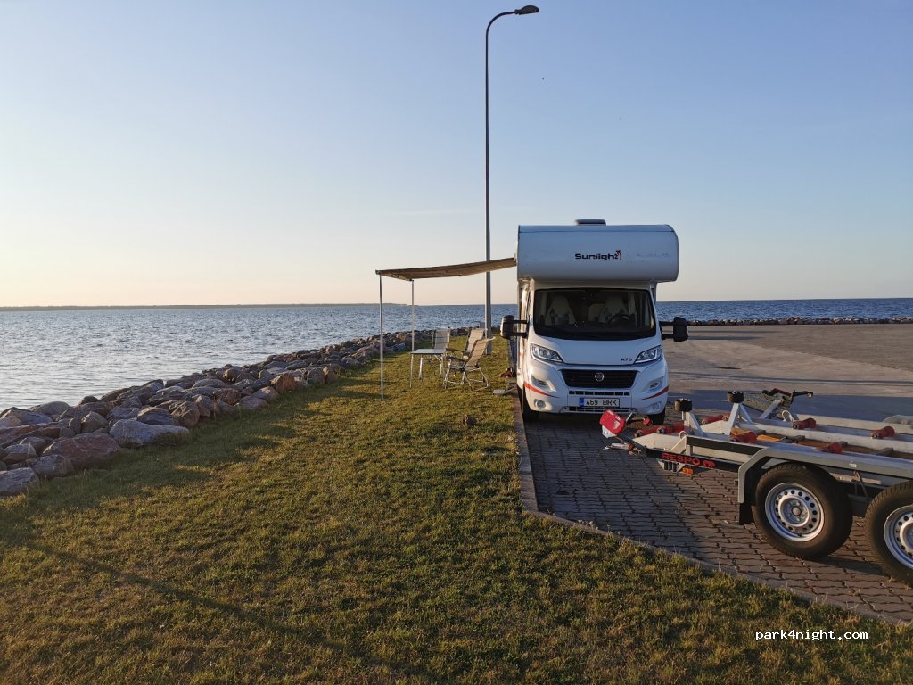 (92411) Kärdla - 30a Sadama — foto