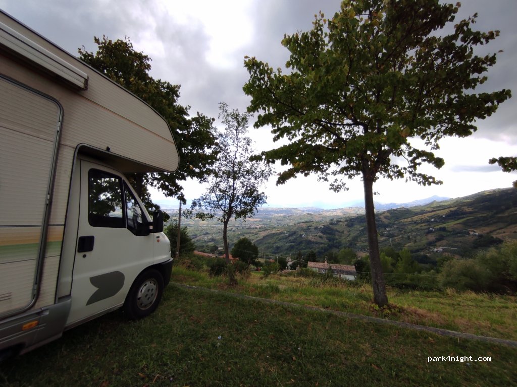 (65010) Pietra Rossa - 19 Strada Provinciale 9 — foto