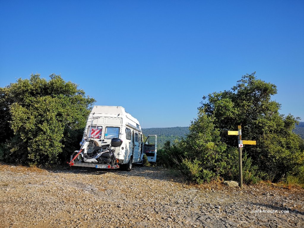 (84220) Lioux - D60 — foto