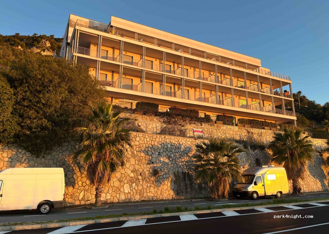 (17024) Varigotti - 7 Strada Statale 1 Via Aurelia — foto 3