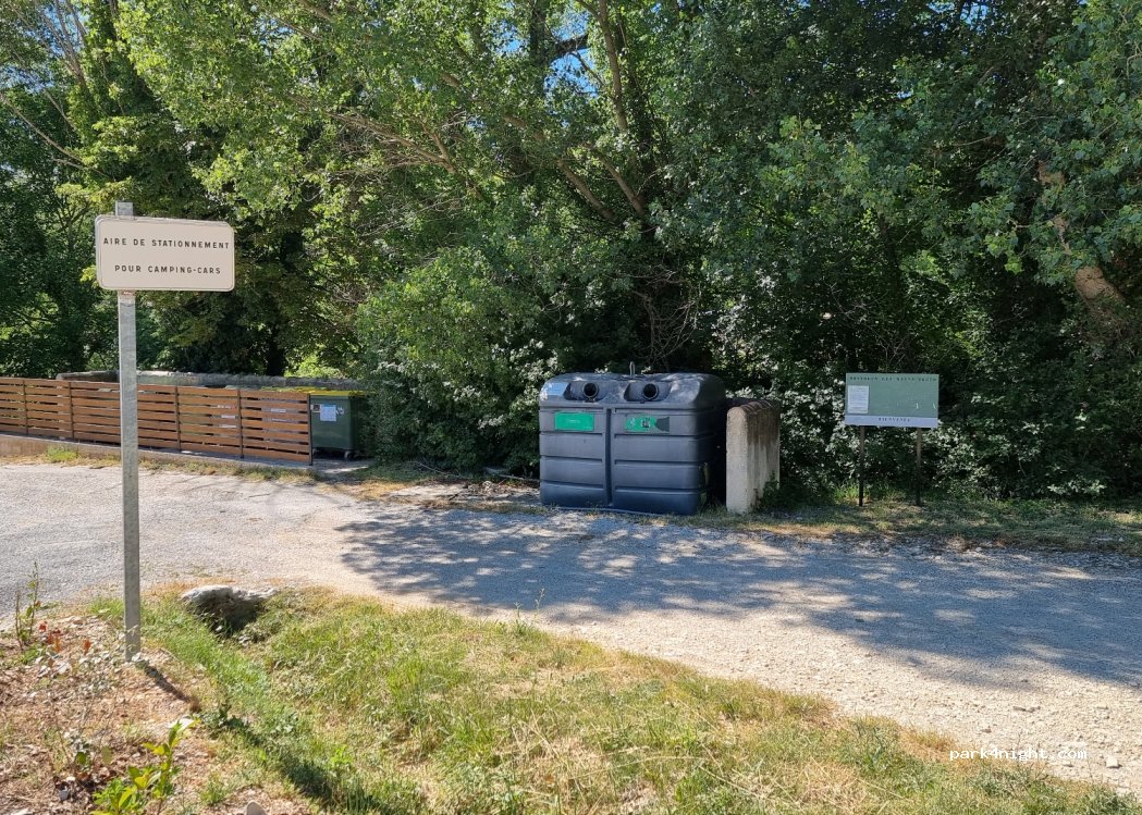 (26570) Montbrun-les-Bains - Toscan — foto