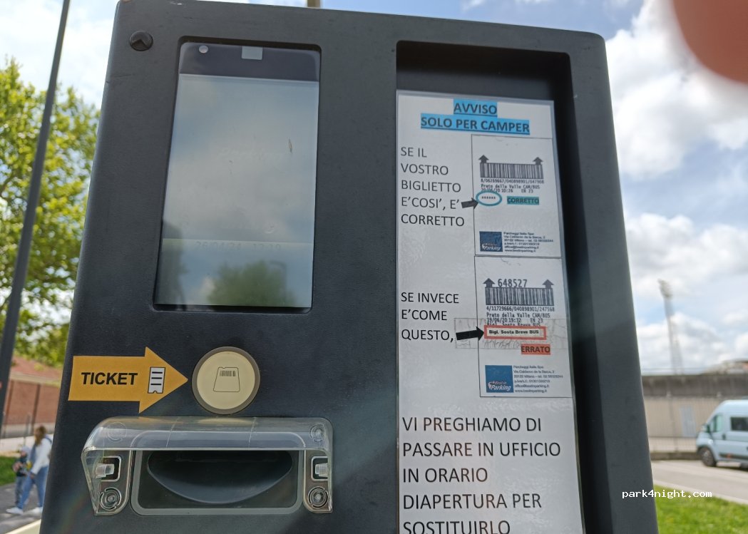 Parcheggio Camper Prato Valle — foto 4
