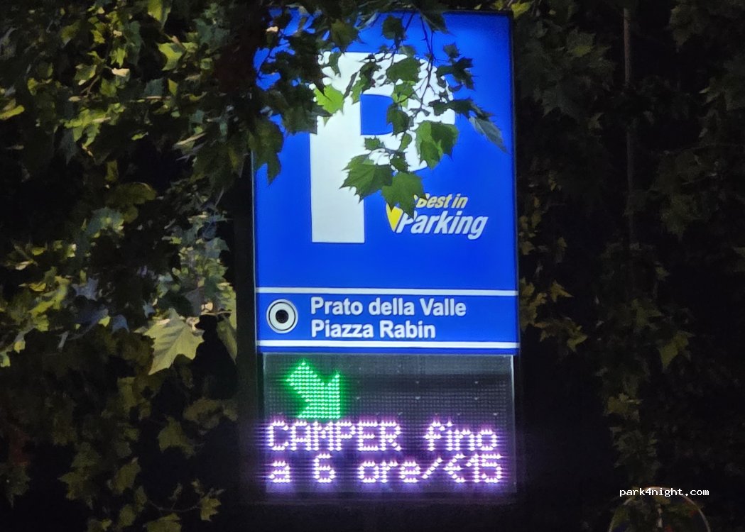 Parcheggio Camper Prato Valle — foto 5