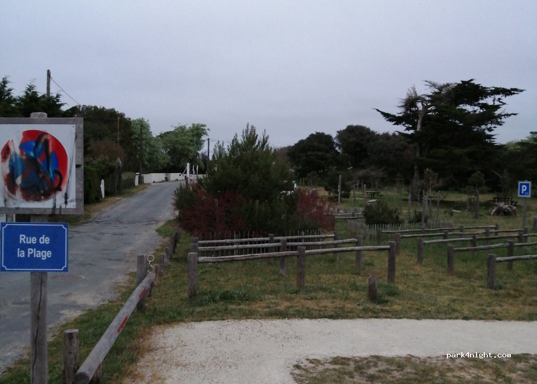 (17310) Saint-Pierre-d'Oléron - 32-34 Rue de la Plage — foto 2