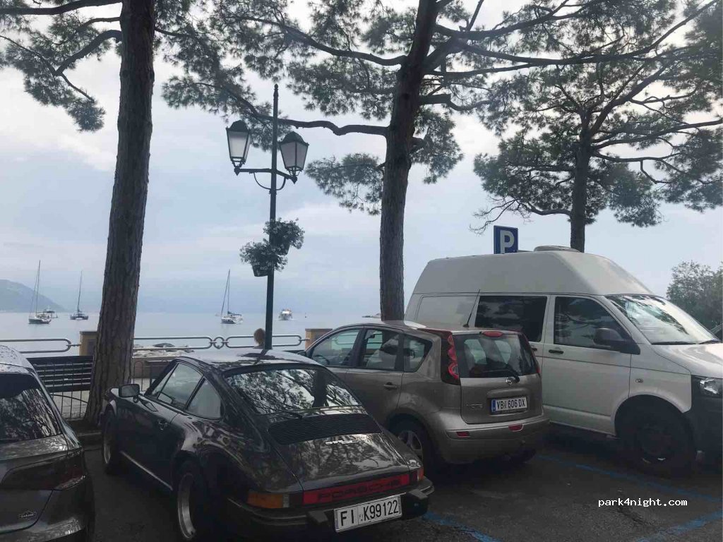 (16038) Santa Margherita Ligure - 46 Piazza Martiri della Libertà — foto