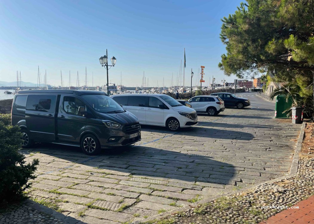 (16038) Santa Margherita Ligure - 46 Piazza Martiri della Libertà — foto 4