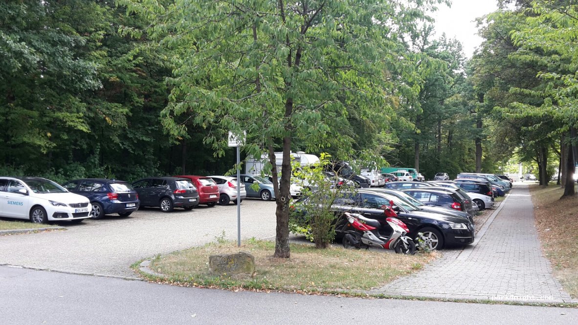 (70569) Stuttgart - 40 Pfaffenwaldring — foto