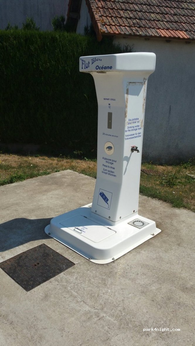 (03220) Sorbier - 10 Route de Varennes sur Teche — foto