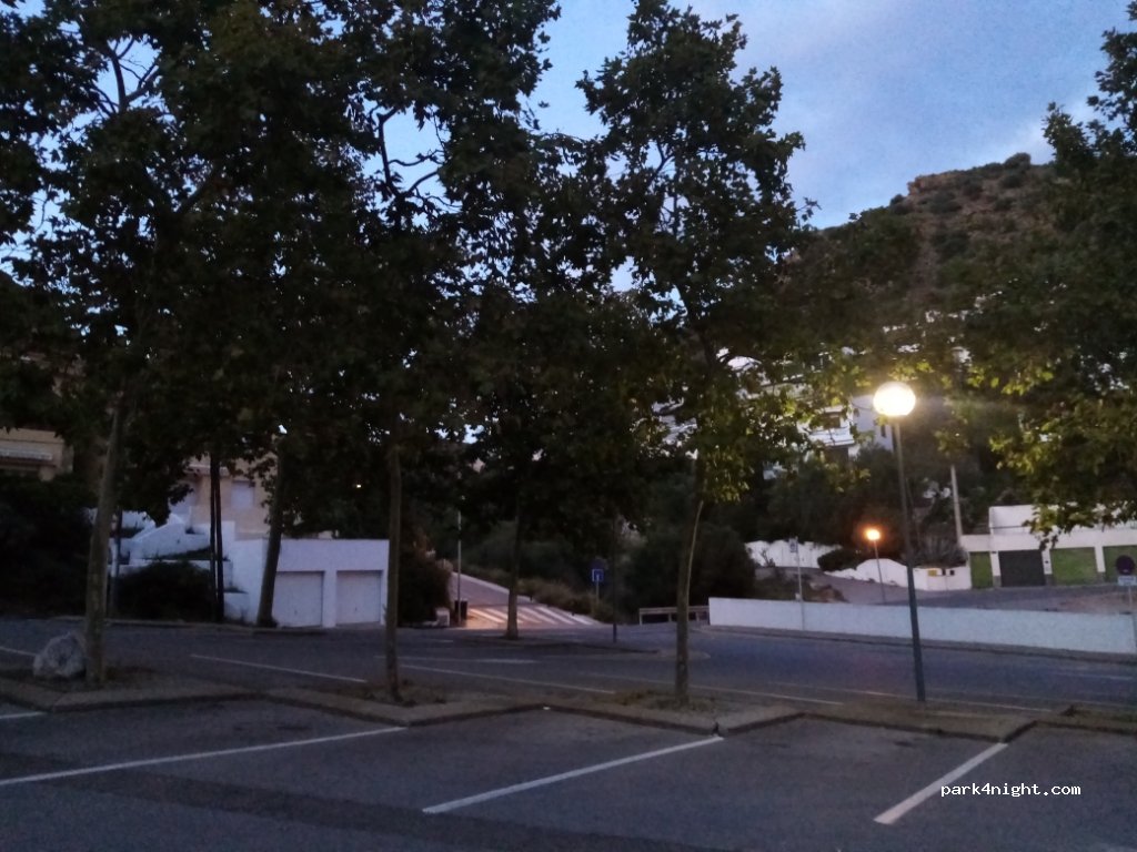 (17480) Roses - 1 Carrer Rembrandt — foto