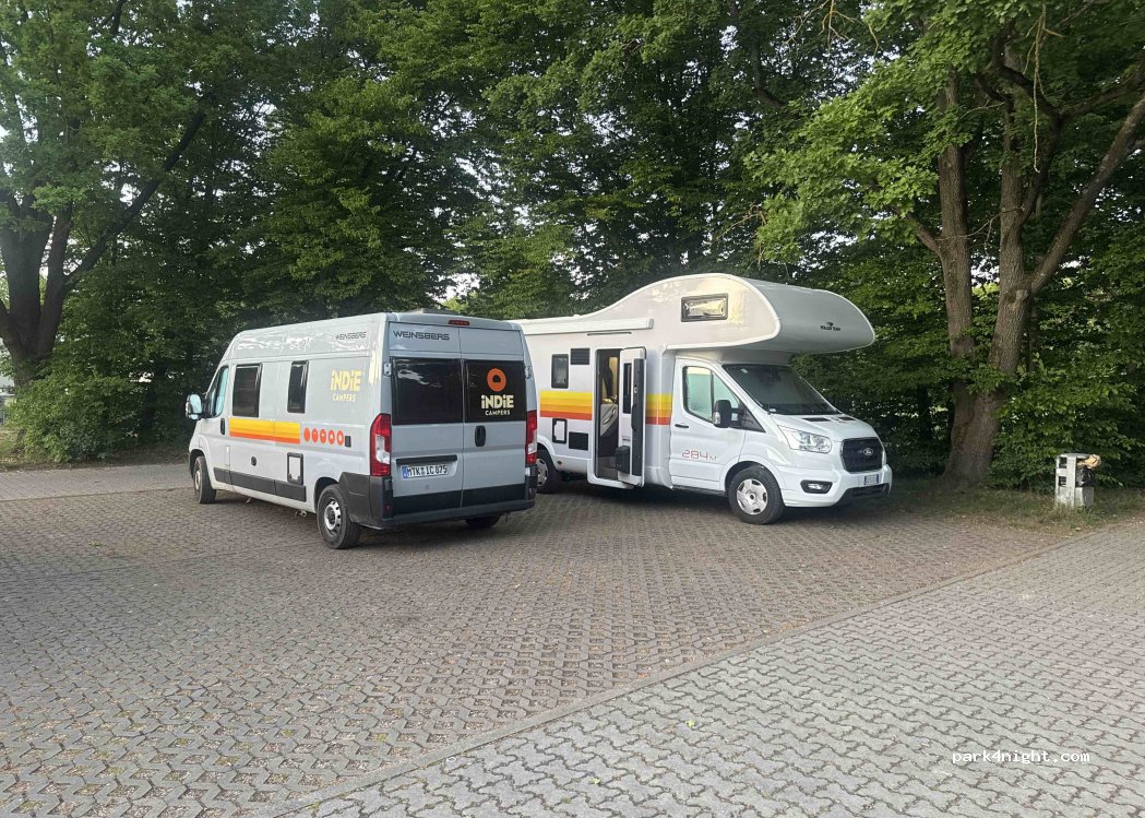 Wohnmobilstellplatz am Volkspark Marienberg in Nürnberg — foto 2
