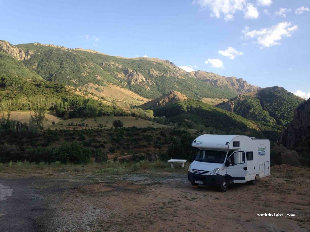 (58600)  - Zara Suşehri Yolu — foto