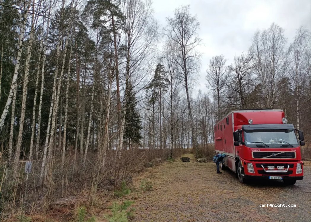 (341 96) Bolmstad - Mjälen Parkering — foto 2