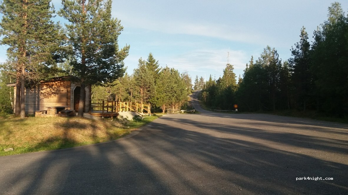 (840 40) Svenstavik - Unnamed Road — foto