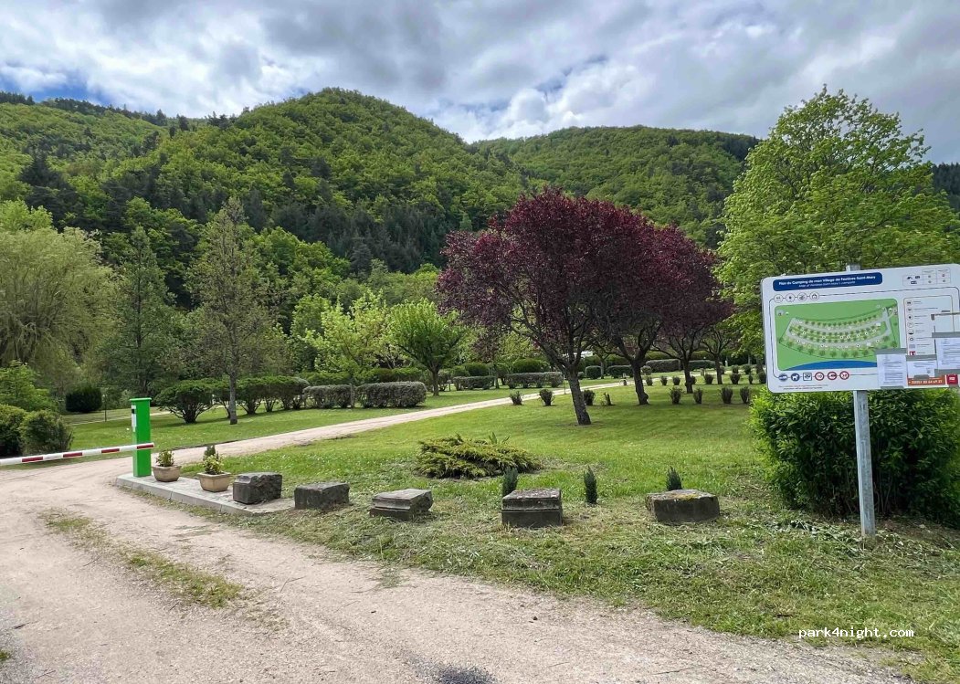 (15170) Ferrières-Saint-Mary - Pradet — foto 4