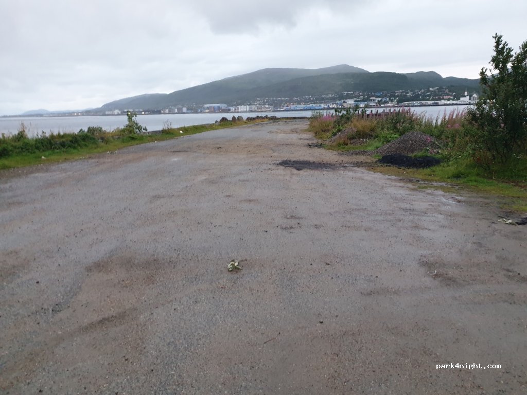(8400) Strand - 34 Riksveg 85 — foto